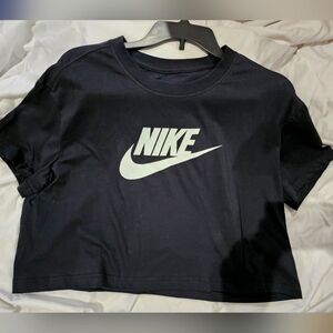 Womens Nike loose fit crop top size large